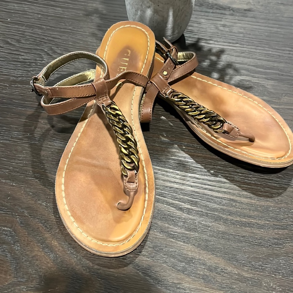 Guess leather flat sandal
